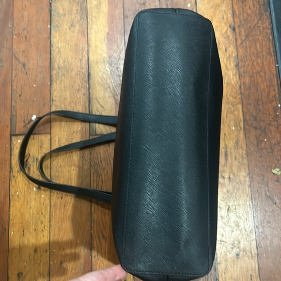 Micheal Kors Black Large Tote - Picture 5 of 12